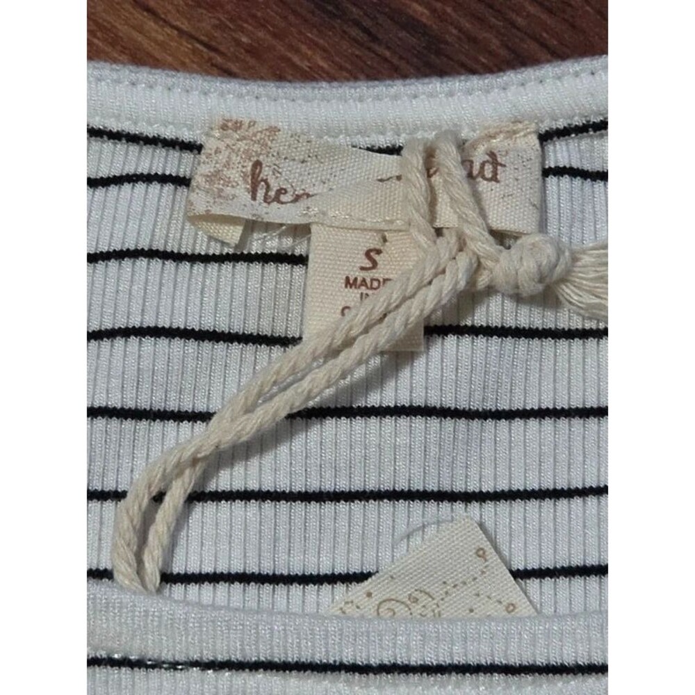 Hem & Thread Top - Picture 5 of 6